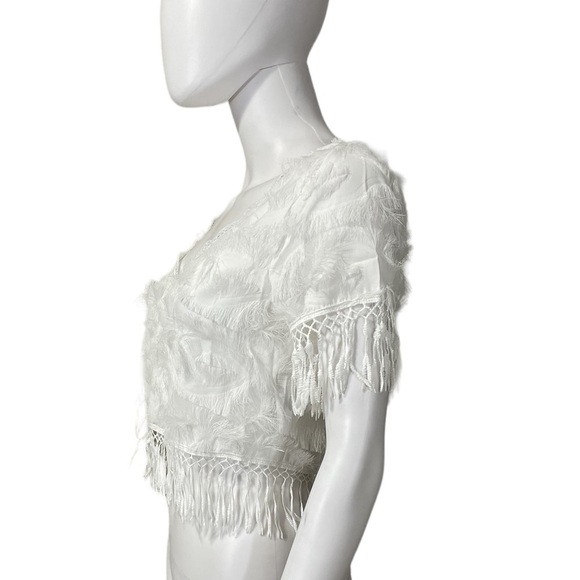 Women’s White Short Sleeve Fringe Feathery Top
New - Picture 4 of 6